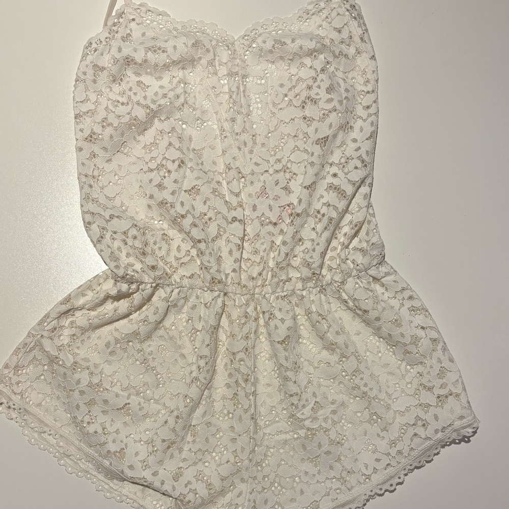Victoria's Secret White Floral Lace Romper - Size XS Scallop Trim